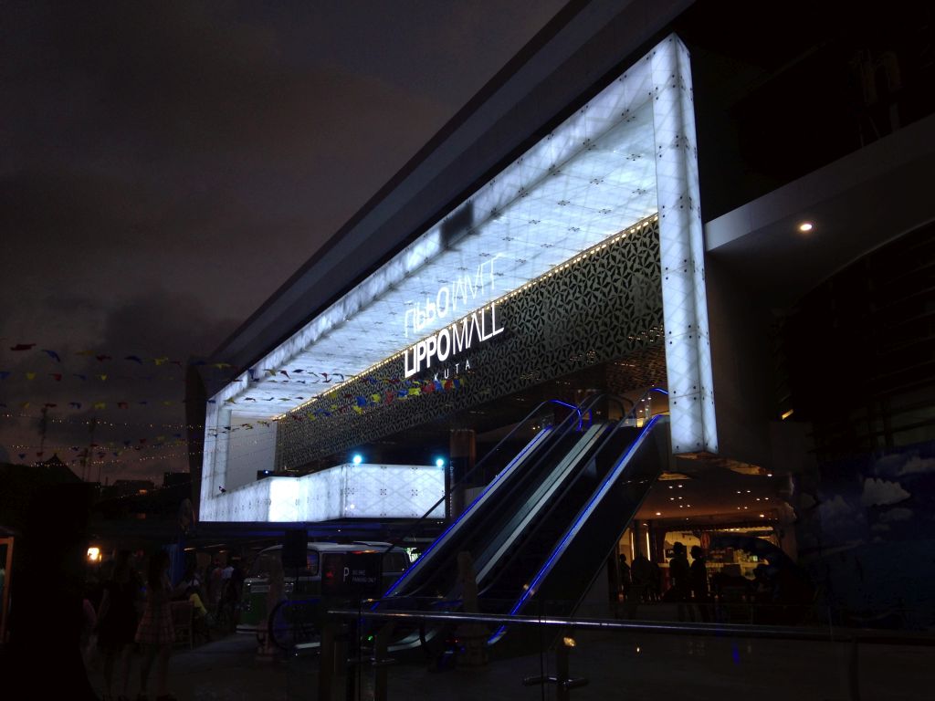 Front right side of the Lippo Mall at the Jalan Kartika street, at sunset