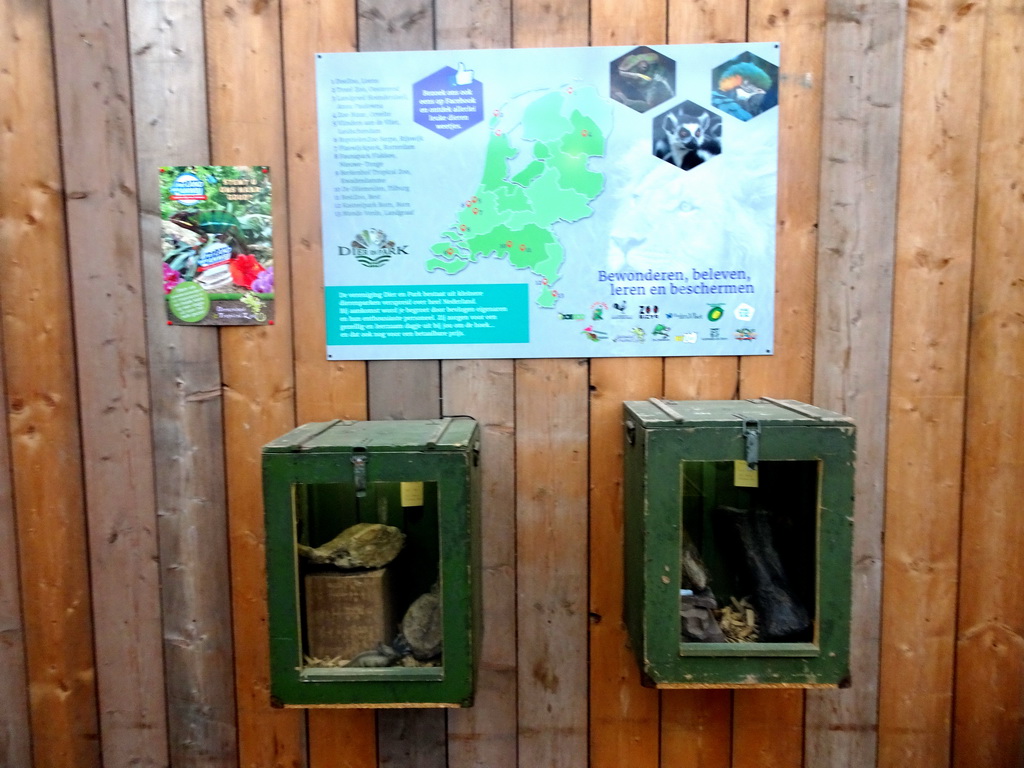 Information on the `Dier en Park` zoos at the Dino Expo at the Berkenhof Tropical Zoo