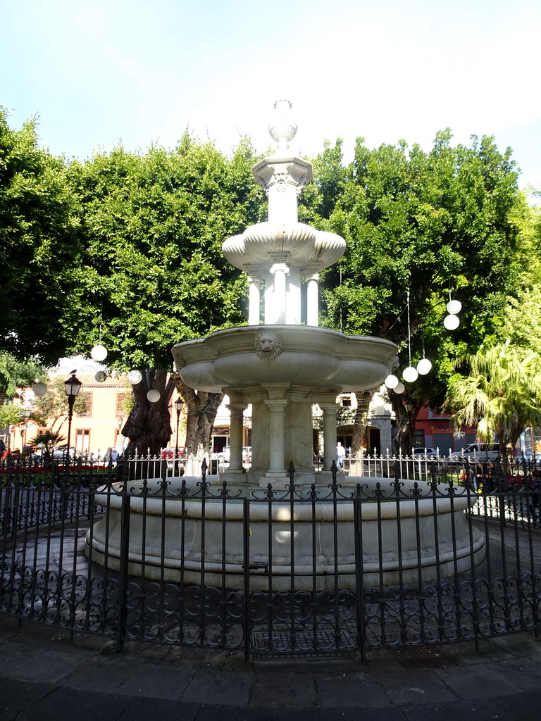 Fountain at the Plaza del Adelantado square