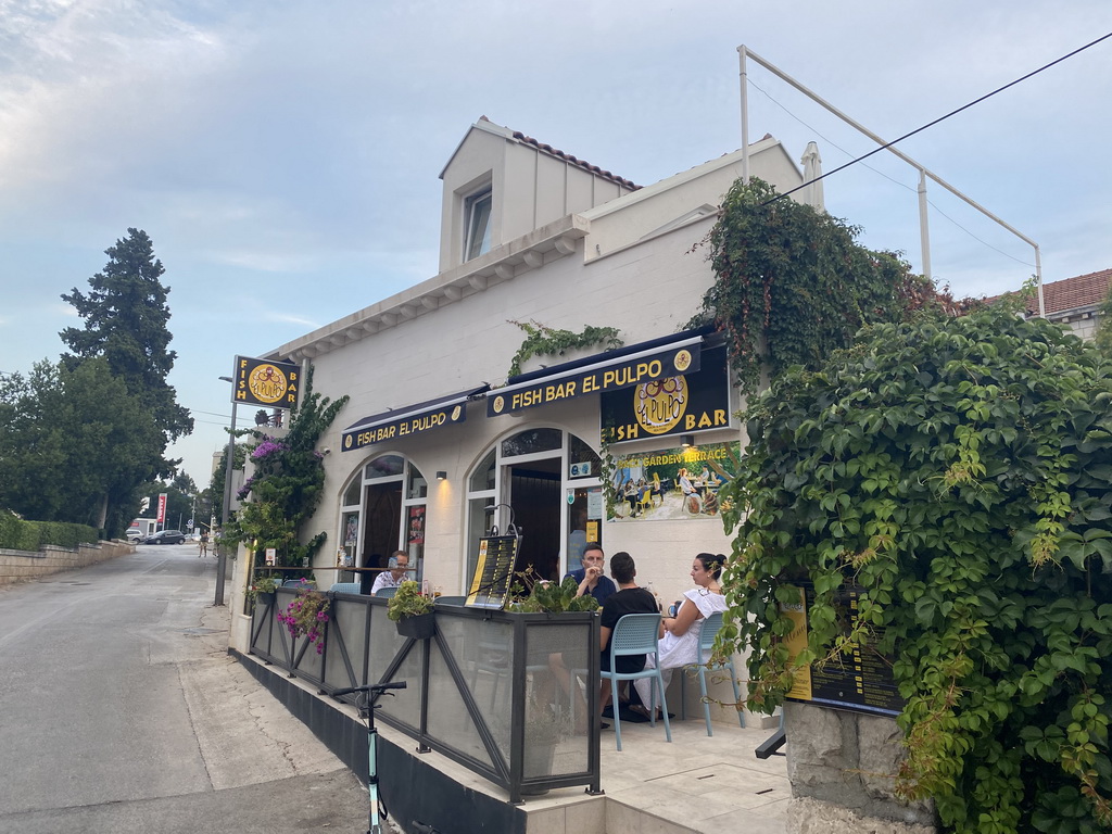 Front of the Fish Bar El Pulpo at the Ulica Mata Vodopica street