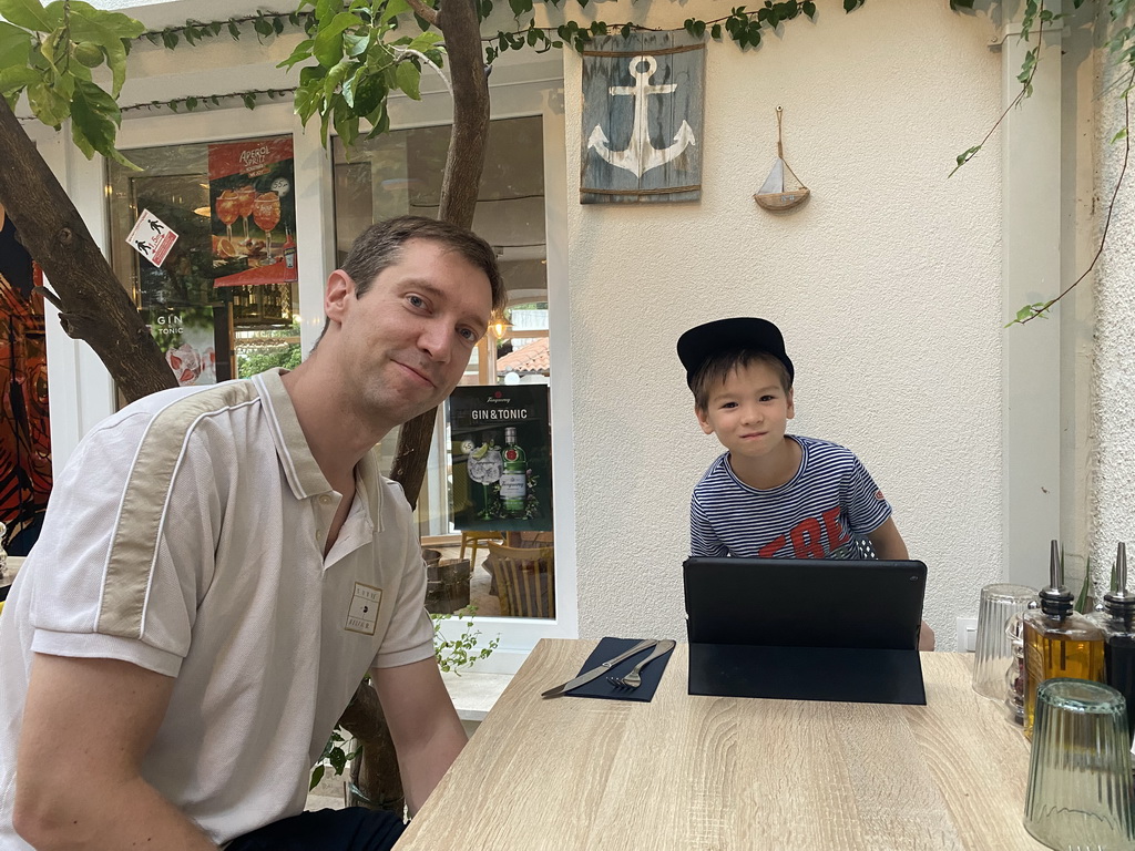 Tim and Max at the Fish Bar El Pulpo