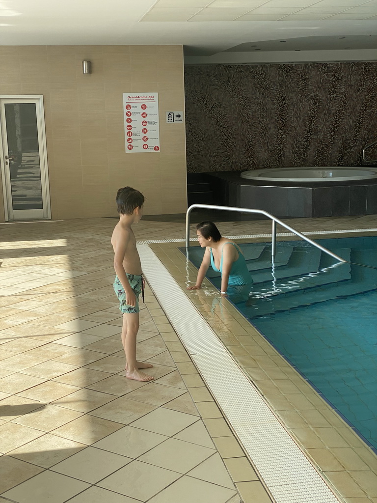 Miaomiao and Max at the indoor swimming pool of the Grand Hotel Park