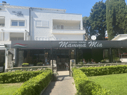 Front of the Pizzeria Mamma Mia at the etalite Kralja Zvonimira street