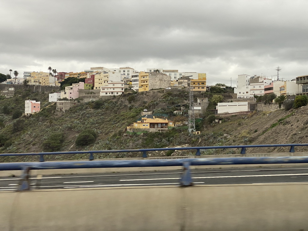 Houses at the town of La Matula, viewed from the tour bus on the GC-3 road