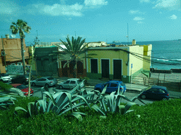 Houses at the Calle Santiago Tejera Ossavarry street, viewed from the bus from Maspalomas on the GC-1 road