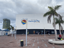 Front of the Poema del Mar Aquarium at the Avenida de los Consignatarios street