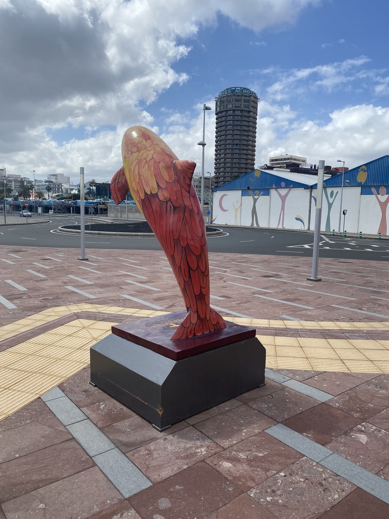 Fish statue in front of the Poema del Mar Aquarium and the AC Hotel Gran Canaria at the Avenida de los Consignatarios street