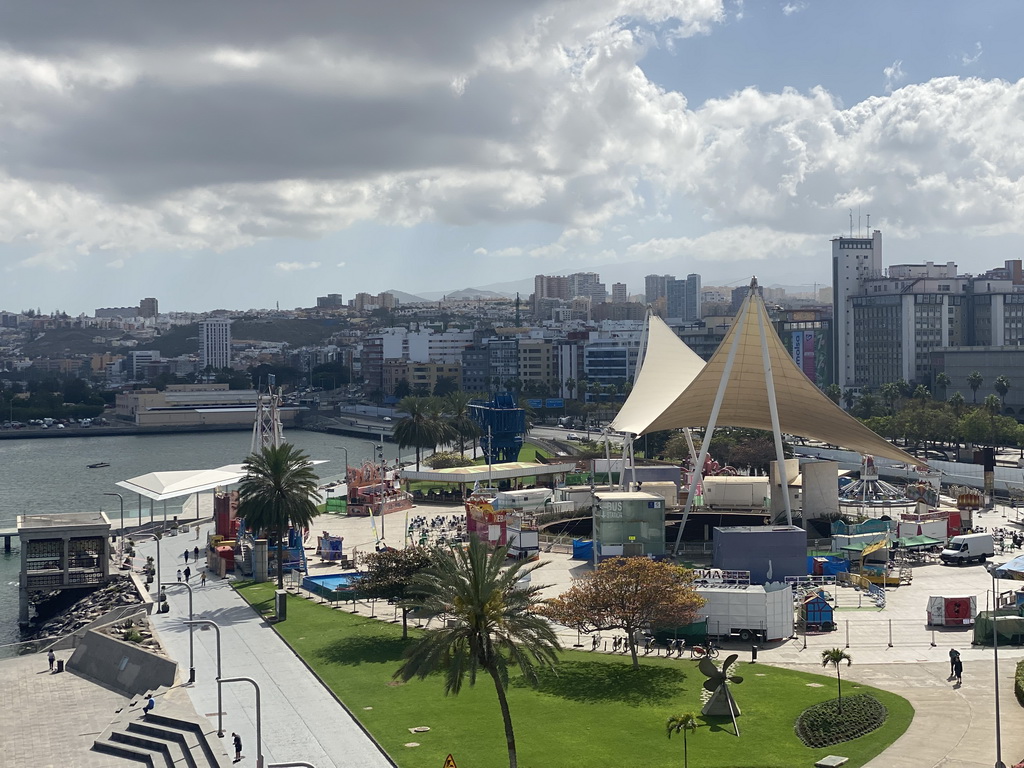 The Plaza de Canarias square and the city center, viewed from the viewing platform at the third floor of the Centro Comercial El Muelle shopping mall