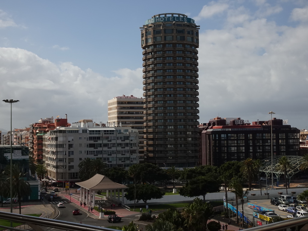 The AC Hotel Gran Canaria, viewed from the viewing platform at the third floor of the Centro Comercial El Muelle shopping mall