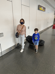 Miaomiao and Max at the Gran Canaria Airport