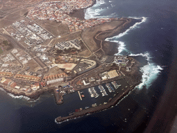 The towns Playa del Hombre and Taliarte with the Muelle de Taliarte marina, viewed from the airplane to Rotterdam