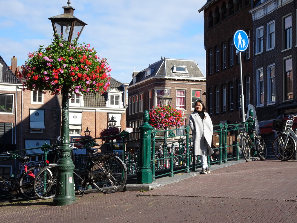 Miaomiao at the Visbrug bridge over the Nieuwe Rijn river