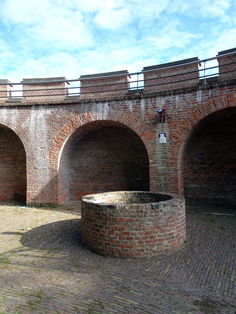 Well and interior of the Burcht van Leiden castle