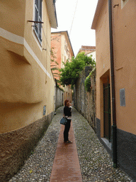 Miaomiao at an alley near the Piazza del Popolo square