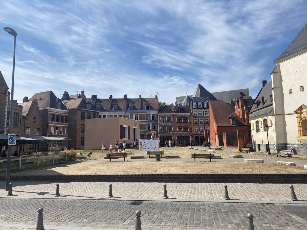 The Place Louise de Bettignies square