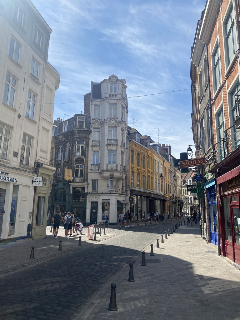 The Rue des Chats Bossus street and the Place des Patiniers square