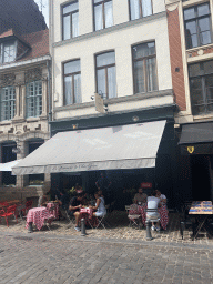 Front of the Le Domaine de Chavagnac restaurant at the Rue de Gand street