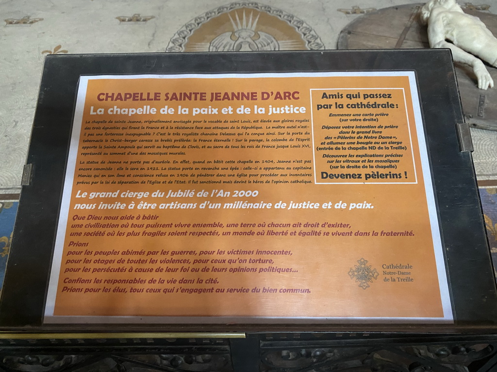 Explanation on the Chapelle de Jeanne d`Arc at the Lille Cathedral