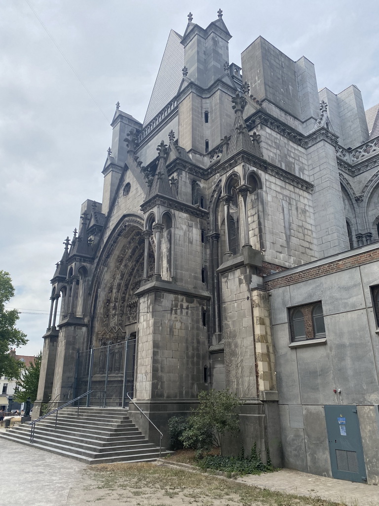 South side of the Lille Cathedral at the Square Arnauld Chillon park