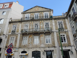 Front of the Casa do Ferreira das Tabuletas building at the Rua Trindade street