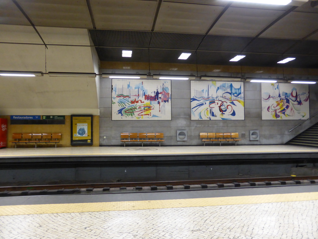 Interior of the Restauradores subway station