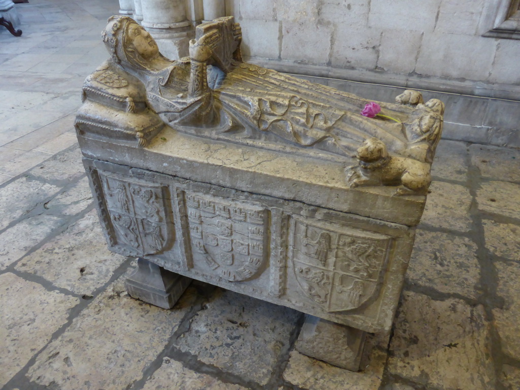 Tomb of Maria de Villalobos at the back side of the Lisbon Cathedral
