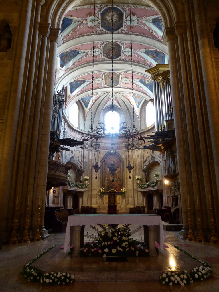 Apse and main altar at the Lisbon Cathedral