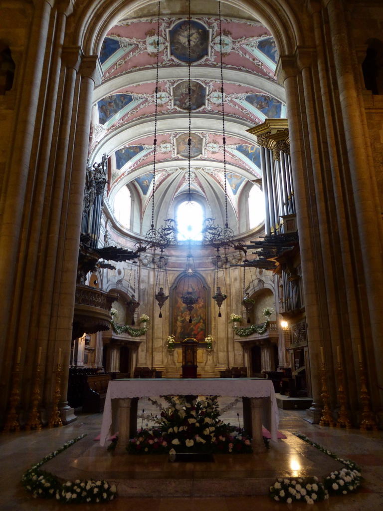 Apse and main altar at the Lisbon Cathedral