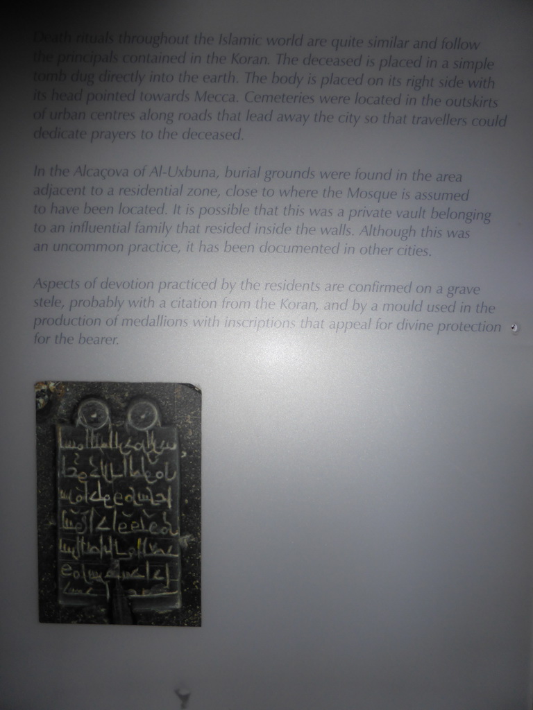 Explanation on the mould used in the production of medaillons in the Arab period, at the Museum of the São Jorge Castle