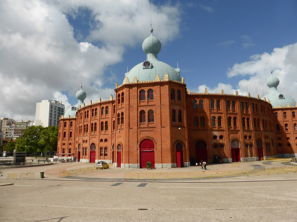 The east side of the Praça de Touros do Campo Pequeno bullring, viewed from the sightseeing bus