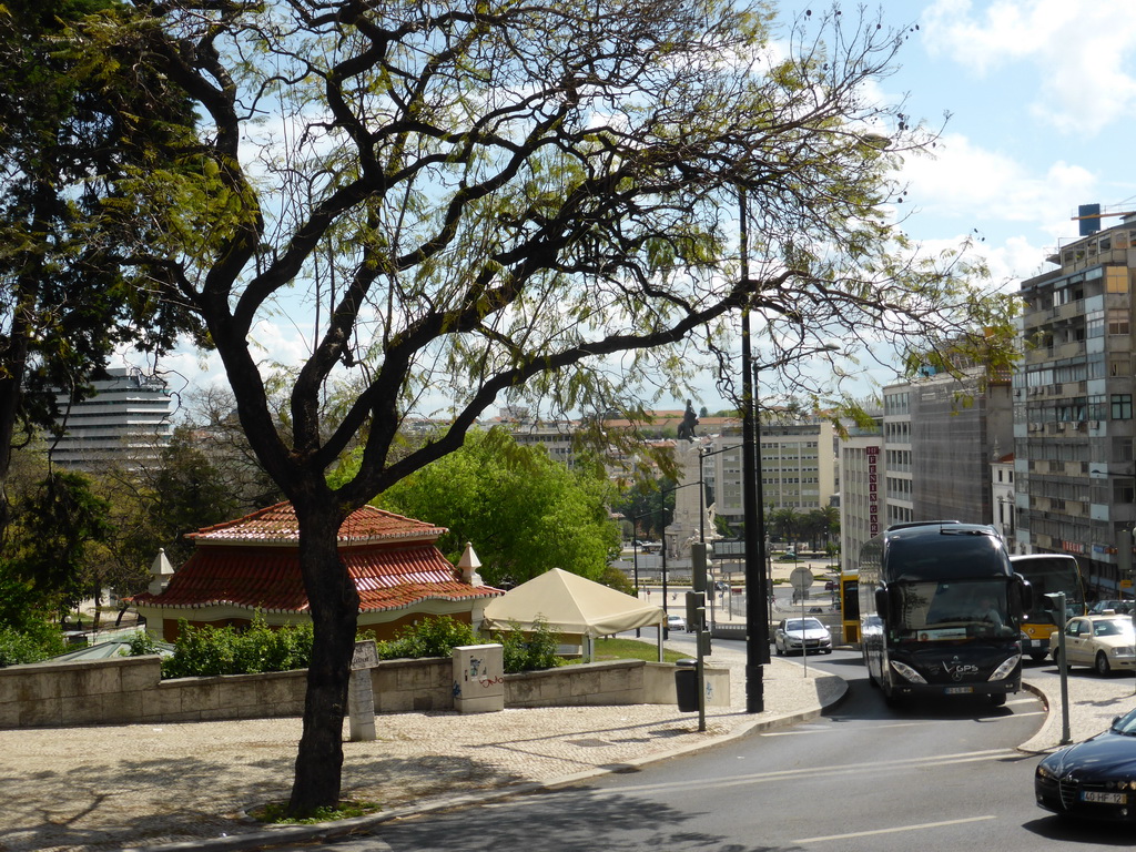 The Rua Joaquim António de Aquiar street and the Praça do Marquês de Pombal square with the statue of the Marquess of Pombal, viewed from the sightseeing bus