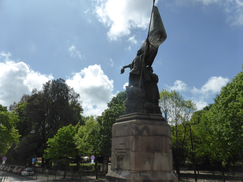 The Monument to Pedro Álvares Cabral at the Avenida Álvares Cabral avenue and the Jardim da Estrela garden, viewed from the sightseeing bus