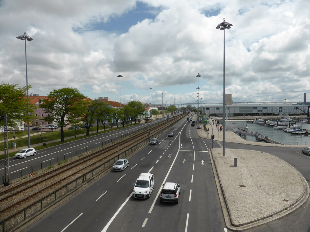 The Avenida Brasília avenue, viewed from a pedestrian bridge