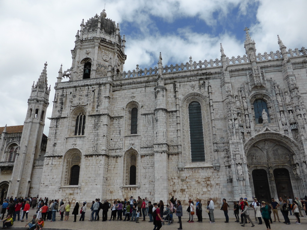 Front of the Jerónimos Monastery at the Praça do Império square