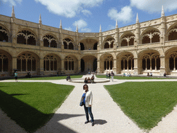 Miaomiao at the central square of the Cloister at the Jerónimos Monastery