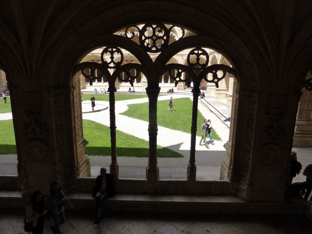 View from the staircase to the upper floor on the central square and the lower floor of the Cloister at the Jerónimos Monastery