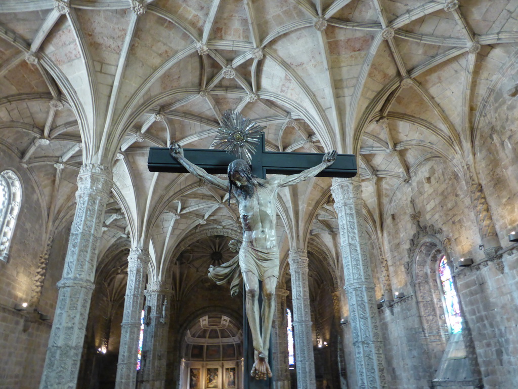 Cross and nave at the upper floor of the Church of Santa Maria at the Jerónimos Monastery