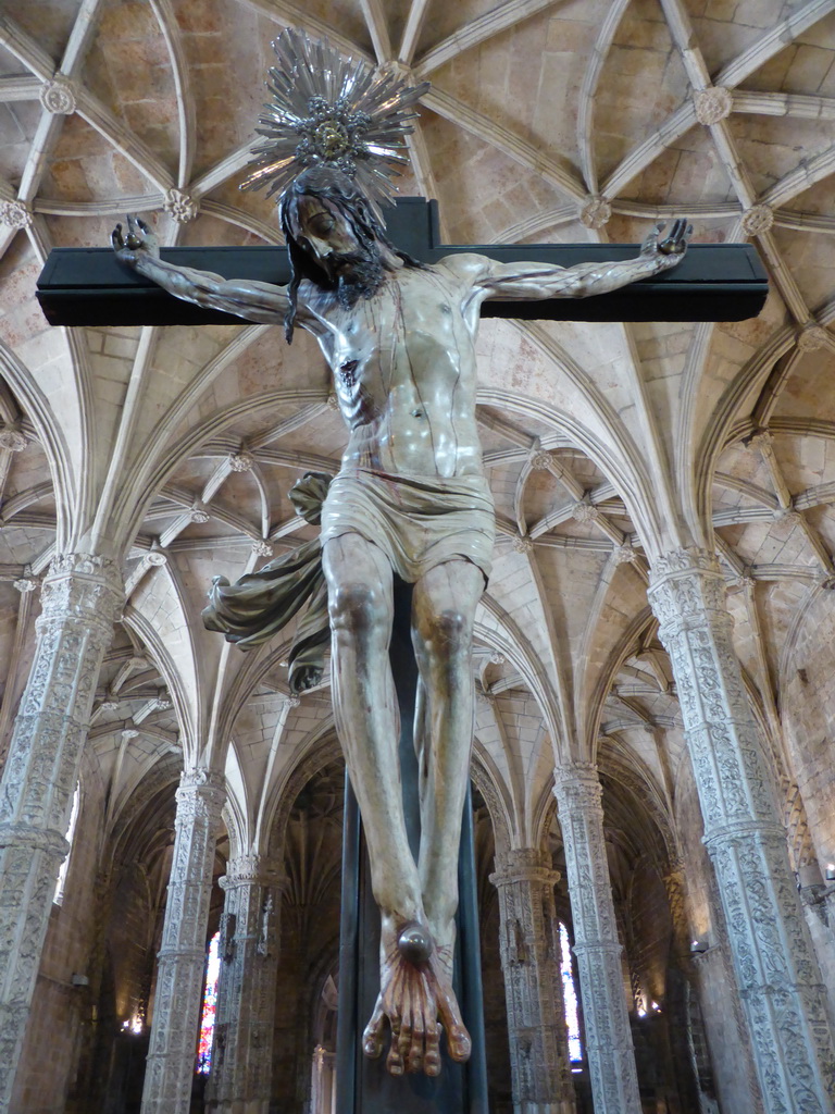 Cross and nave at the upper floor of the Church of Santa Maria at the Jerónimos Monastery