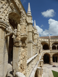 Decorations on the arches of the upper floor of the Cloister at the Jerónimos Monastery