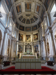 Apse, altar and royal tombs at the Church of Santa Maria at the Jerónimos Monastery