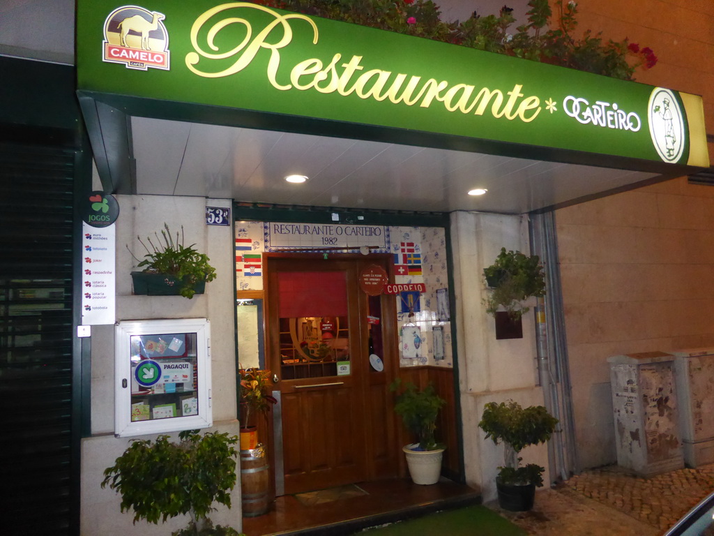 Front of the Restaurante O Carteiro at the Rua Santa Marta street