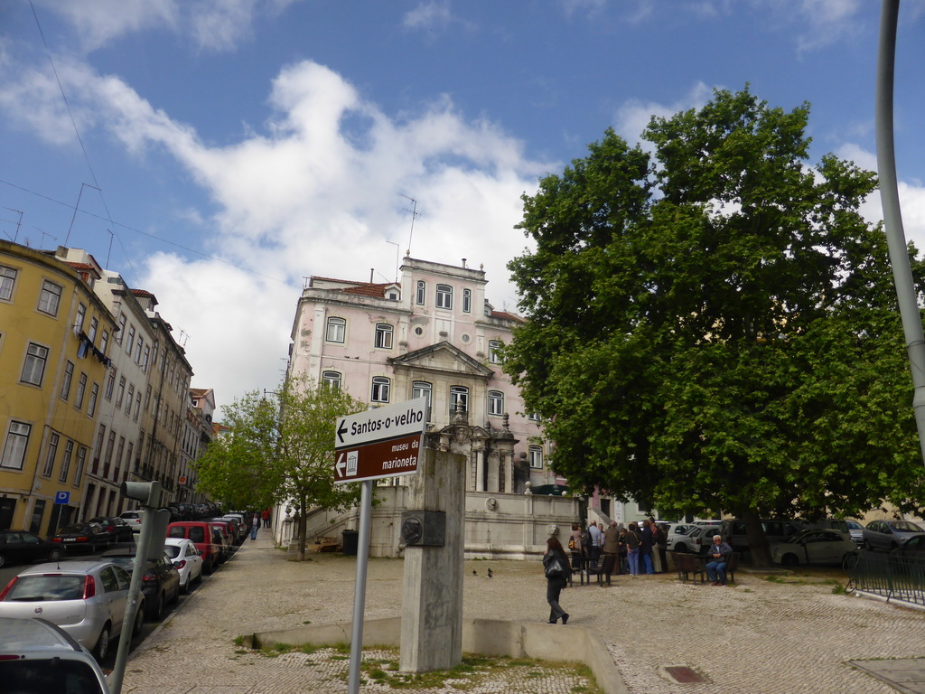 Square at the crossing of the Avenida Dom Carlos I avenue and the Rua da Esperança, viewed from the bus