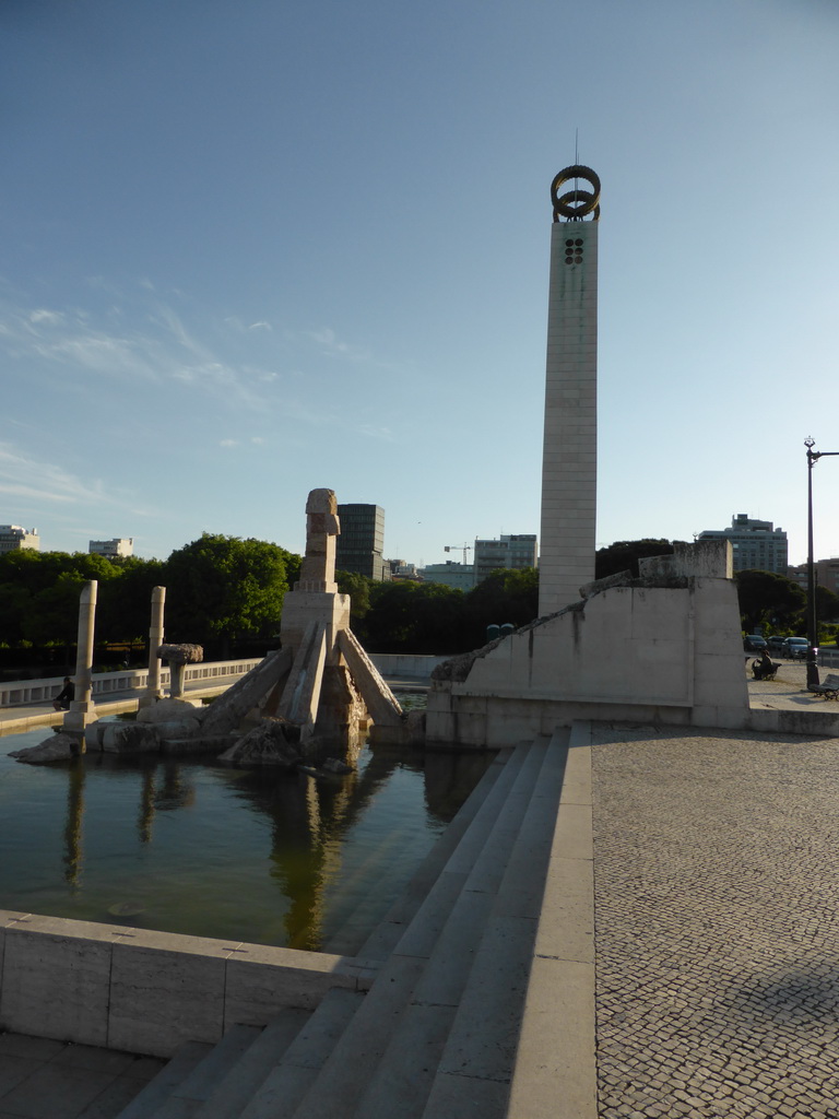 Fountain at the northwest side of the Parque Eduardo VII park