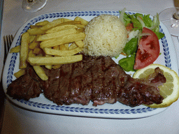 Dinner at the Restaurante O Cardo at the Avenida Fontes Pereira de Melo avenue