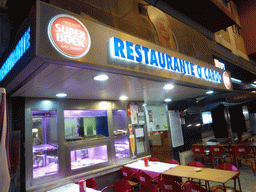 Front of the Restaurante O Cardo at the Avenida Fontes Pereira de Melo avenue, by night