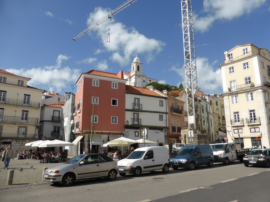 The Largo do Chafariz de Dentro square with the Capela de Nossa Senhora dos Remédios ou Ermida do Espírito Santo chapel