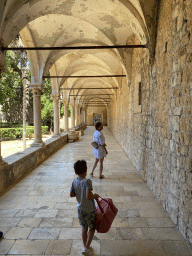 Miaomiao and Max at the cloister at the east side of the Benedictine Monastery of St. Mary