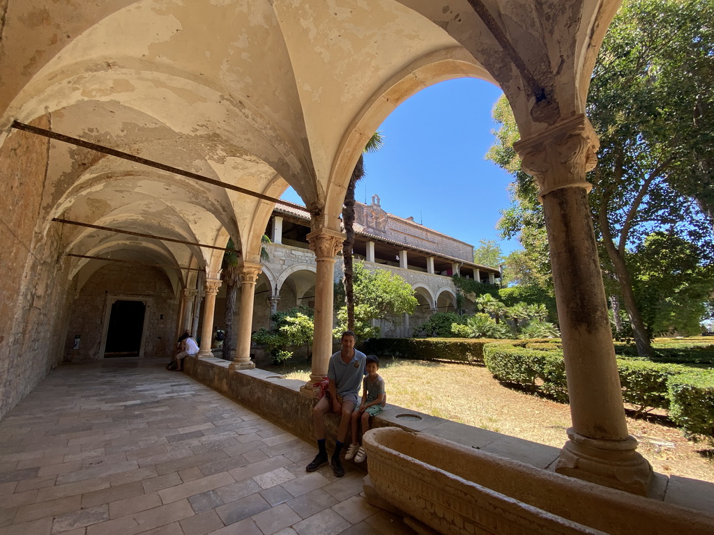 Tim and Max at the cloister at the east side of the Benedictine Monastery of St. Mary, with a view on the garden