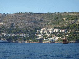 Boats in front of the east side of Dubrovnik, viewed from the ferry to Dubrovnik Harbour