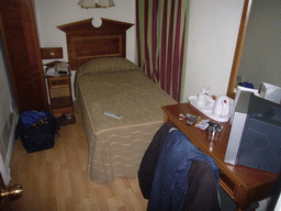 london_1_040 - 188 kb - 1024x768 - My room in the Royal Eagle Hotel My room in the Royal Eagle Hotel